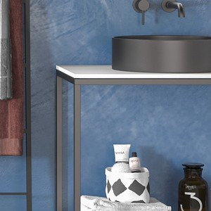 Mobile da Bagno in Metallo Stile Europeo Kamalu 135cm con Ante Laccate, Due Ripiani e Armadietto con Specchio NET-135 - Product Image 3