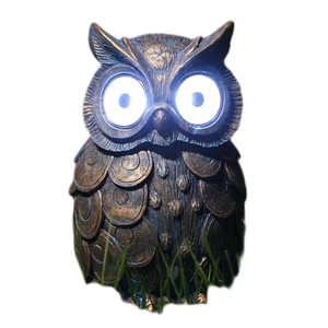 Sculpture d'extérieur personnalisée en polyrésine, hibou à LED solaire, résistante à l'eau, artisanat en résine fait main, décoration de jardin et de cour, éclairage nocturne - Product Image 1