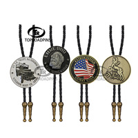 Vente en gros personnalisé Cowboy Bolo Cravate 3D en relief Argent Or Plaqué Alliage Serpent Chaîne Collier Cadeau De Mariage En Alliage De Zinc Numéro Forme
