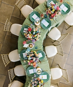 พวงมาลัยสีฟ้า เขียว ม่วง ประดับพื้นหลังสีแดง ดอกไม้ประดิษฐ์สีขาว สำหรับตกแต่งโต๊ะงานแต่งงาน ซุ้มดอกไม้สีแชมเปญ - Product Image 6