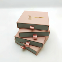 Boîte d'emballage de bijoux en carton rigide écologique avec logo personnalisé, doublure en éponge, jetable et imperméable, vente en gros