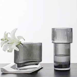 Vente <span class=keywords><strong>en</strong></span> gros à chaud, <span class=keywords><strong>grand</strong></span> <span class=keywords><strong>vase</strong></span> <span class=keywords><strong>cylindrique</strong></span> <span class=keywords><strong>transparent</strong></span> <span class=keywords><strong>en</strong></span> <span class=keywords><strong>verre</strong></span> nervuré pour la décoration intérieure - Product Image 4