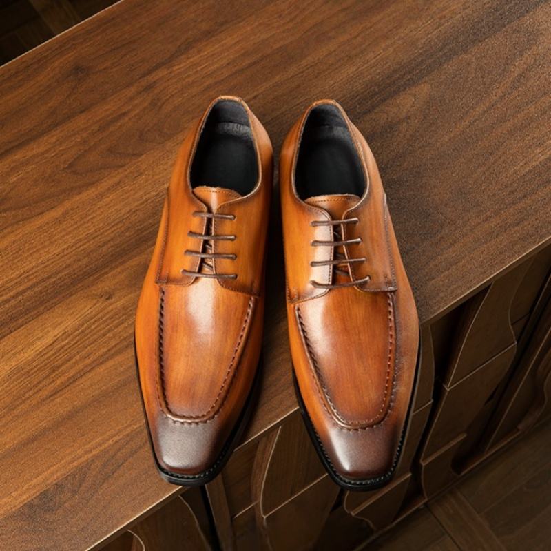 สีน้ำตาลทอง