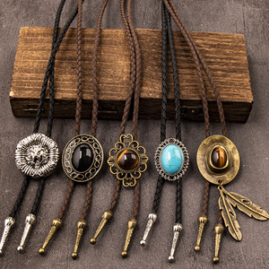 1 set de collar de moda para hombre de aleación con colgante estilo bolo occidental, con lobo, triángulo, ojo de tigre y ónix, y cordón de cuero trenzado - Product Image 4