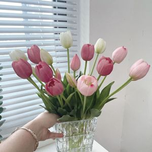 Tulipes artificielles 40 cm de haut, simulation PVC, plastique souple, pour décoration intérieure, arrangement pour la Saint-Valentin - Product Image 1