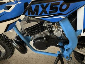 Nouvel arrivage de moto 2 temps refroidie et diffusée <span class=keywords><strong>petite</strong></span> <span class=keywords><strong>taille</strong></span> <span class=keywords><strong>50CC</strong></span> Dirt Bike <span class=keywords><strong>pour</strong></span> enfants - Product Image 5