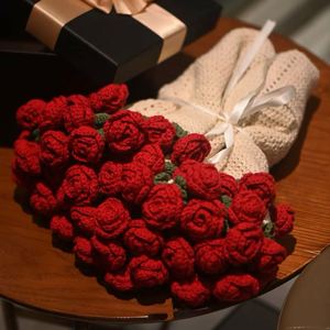 Couverture en tricot à fleurs unies, faite à la main, roses douces, cadeaux romantiques pour maman, petite amie, femme, 100% polyester - Product Image 1