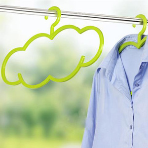 Colgadores de ropa de plástico con diseño de nube, creativos y antideslizantes, percheros y tendederos de ropa que no dejan marcas - Product Image 4