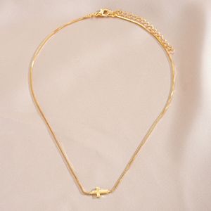 Elegante y Delicado Collar con Colgante de Cruz Clásica - Gargantilla Ajustable de Acero Inoxidable con Cadena Minimalista para Mujer, Regalo Perfecto - Product Image 5