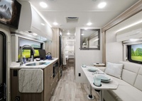 Camping-car 4x4 tout-terrain polyvalent à longue benne 8x8 Iveco 2026, caravane RV (châssis de voiture non inclus)