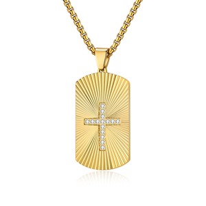 Klassische Trendige Fächerförmige Kreuz-Halskette mit Eingelegten Steinen Europäischer Vintage-Schmuck Titan-Stahl Kruzifix-Anhänger Halskette - Product Image 1