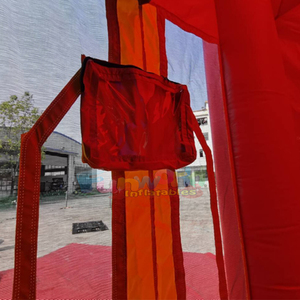 La zone de combat gonflable Nerf ultime pour enfants, avec obstacles extérieurs et barrières, idéale pour les sports. - Product Image 5