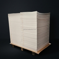 Feuilles de papier C1S GC2 écologiques, recyclables, imperméables et résistantes à la graisse pour l'emballage alimentaire et des boissons de qualité supérieure