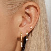 Boucles d'oreilles Glowluxe minimalistes en opale, en alliage de cuivre plaqué or, avec grappe de pierres précieuses inspirées de CZ, pour usage quotidien, bijoux de mode