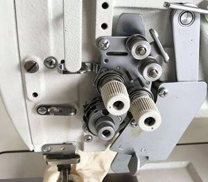 Macchina da cucire a punto annodato con doppia ago e barra ago separata - Product Image 3