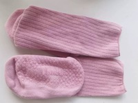 Chaussettes de Pilates personnalisées avec grip, marque privée, pour femmes, antidérapantes, en coton biologique, chaussettes de Pilates haut de gamme avec nœud