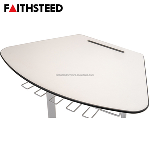 Set Scrivania e Sedia Ergonomica <span class=keywords><strong>Regolabile</strong></span> <span class=keywords><strong>in</strong></span> <span class=keywords><strong>Altezza</strong></span> per Studenti, Telaio <span class=keywords><strong>in</strong></span> Metallo Resistente, Tavolo e Sedia per Scuola Secondaria - Product Image 4