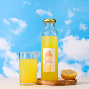 Bottiglia in Vetro Trasparente da 350ml con Tappo in Metallo Dorato per Succhi Spremuti a Freddo, Frullati, Tè al Latte, Design Ermetico e Antigoccia - Product Image 1