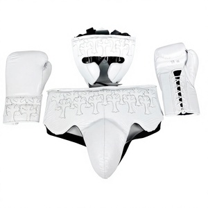 Set de Boxeo de PU Blanco con Guantes, Protector de Cabeza y Protector Inguinal, Diseño Cruzado, Equipo de Entrenamiento - Product Image 4