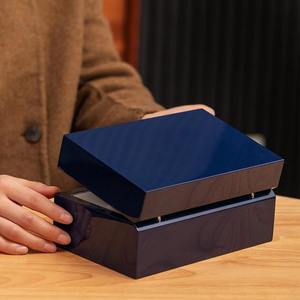 Elegante Scatola per <span class=keywords><strong>Orologi</strong></span> in Legno Blu Navy Lucido, Contenitore di Lusso Rettangolare Resistente agli Urti, Design Premium Adatto a Tutti gli <span class=keywords><strong>Orologi</strong></span> - Product Image 2