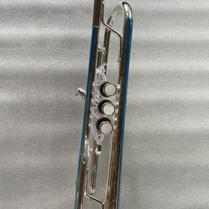 Trompette professionnelle en <span class=keywords><strong>laiton</strong></span> plaqué argent H70, fabriquée à la main, logo personnalisé, accordage Bb, pour une utilisation durable - Product Image 2