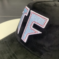 Casquettes de baseball en strass et en résille, designs intemporels et étincelants pour toutes les occasions