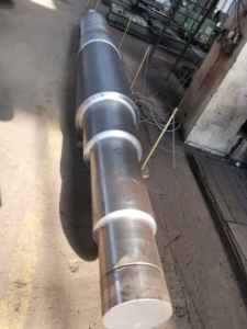 Buena fábrica, alta calidad, módulo grande de acero forjado personalizado, eje de transmisión largo, eje de Rotor de forja de cemento minero - Product Image 3