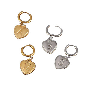 Großhandel trend ige Titan Edelstahl erste Huggie Hoop Herz Wort Brief Anhänger Tropfen Ohrring Unisex Schmuck - Product Image 2