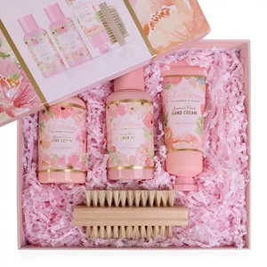<span class=keywords><strong>Coffret</strong></span> <span class=keywords><strong>cadeau</strong></span> de bain BLOSSOM pour femmes de 100ml Lotion corporelle attrayante avec brosse crème pour les mains et sel en vente de gros OEM - Product Image 4