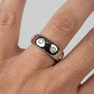 Anillo de platino con diamantes, acabado de alta calidad y diseño elegante para mujer, uso diario, colección nupcial y de regalo. - Product Image 2