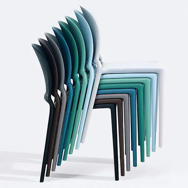 플라스틱 회색 식당 의자 4 개의 커피 숍 테이블과 의자 sillas de plastico 세트