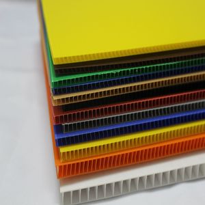 コルレックスシート防水耐久性2mm 4x8 '<span class=keywords><strong>PP</strong></span>段ボールシート屋外タイル保護用