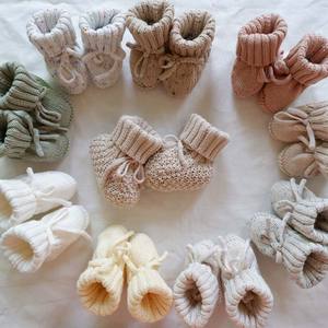 Chaussettes faites à la main Crochet <span class=keywords><strong>tricot</strong></span> bébé chaussons unisexe coton biologique nouveau-né antidérapant semelle souple chaussettes enfants literie - Product Image 1