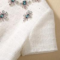 Robe en tweed blanc pour femmes pour l'été Robe blanche haute de gamme lourde perlée élégante longueur midi