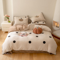 Beige lait polaire serviette broderie couette couverture chaud maison Textile ensemble de literie fournisseur