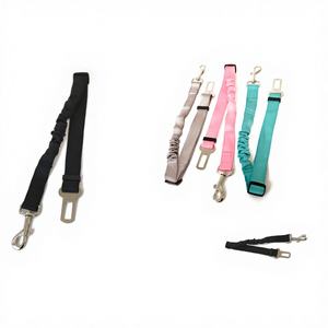 Cinturones de Seguridad para Mascotas de Alta Calidad YM2668 2.5*50-70cm para Cubierta de Asiento Trasero de Automóvil - Product Image 1