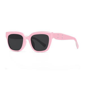 Gafas de sol de nuevo estilo para mujer, montura negra de PC, polarizadas UV400 para conducir y protección solar, lentes tipo 3 - Product Image 4