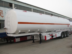 Semirremolque de GLP Usado FOREVER de 3 Ejes y 8 Tubos con Tracción 6x4, Transmisión Automática, Motor Diésel y Capacidad de Tanque Superior a 30,000L - Product Image 5