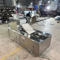 Nieuwe Automatische Plaat- en Vormmachine voor Biscuits, Koekjes en Taarten, Rotatievormmachine voor de Bakkerijindustrie, geschikt voor Noten, Water, Maïs, Fruit, 220V/380V 1