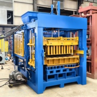 Machine à fabriquer des blocs hydrauliques QT8-15 pour blocs creux, pavés et bordures