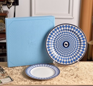 Ensemble de 2 assiettes à dîner et à dessert en porcelaine fine européenne écologique de luxe avec motif végétal - Product Image 2
