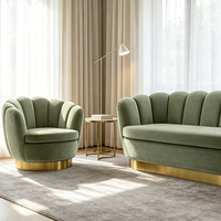 Ensemble de canapés de salon en velours vert olive avec dossier festonné moderne et base en métal doré, mobilier de maison de luxe léger pour villa, salon et hall.