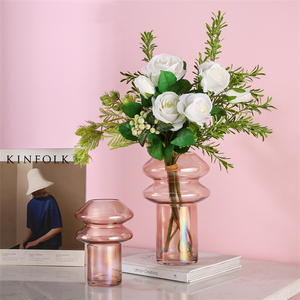 <span class=keywords><strong>Vaso</strong></span> Alto <span class=keywords><strong>in</strong></span> Vetro e Cristallo Fatto a Mano, Design Contemporaneo e Forma Speciale, Arancione, per Fiori da Tavolo - Product Image 1