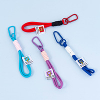 Expédition immédiate : Porte-clés Raveloop en corde tressée colorée, lanière de poignet en paracorde durable, mousqueton moderne et minimaliste pour les voyages en extérieur