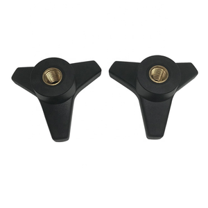 Bouton de meuble personnalisable en <span class=keywords><strong>plastique</strong></span> ABS noir à trois bras avec forme de flèche triangulaire, design moderne, surface mate, certifié ISO 9001 - Product Image 5