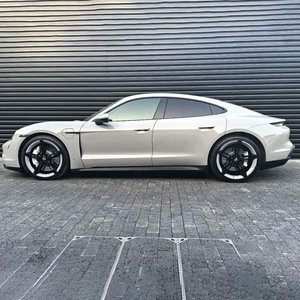 <span class=keywords><strong>Porsche</strong></span> <span class=keywords><strong>Taycan</strong></span> <span class=keywords><strong>2022</strong></span> d'occasion, berline électrique de luxe, gris argenté, haute performance, 4 roues motrices, véhicule électrique d'occasion haut de gamme - Product Image 3
