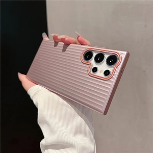 เคสโทรศัพท์ลายลูกฟูกสไตล์เมทัลลิกเคลือบผิวด้านสัมผัสนุ่ม สำหรับ Samsung S22 S23 Plus S24 S25 Ultra - Product Image 6