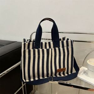 Sac fourre-tout en toile rayée élégant et épais avec poignées et fond robustes, sans cruauté animale, noir et bleu, utilisation alimentaire sans danger - Product Image 5
