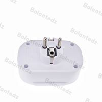 Dos salidas con 2 USB y tipo C Alemania estándar 2P con conexión a tierra Carga normal 250V 16A Adaptador de enchufe de la UE