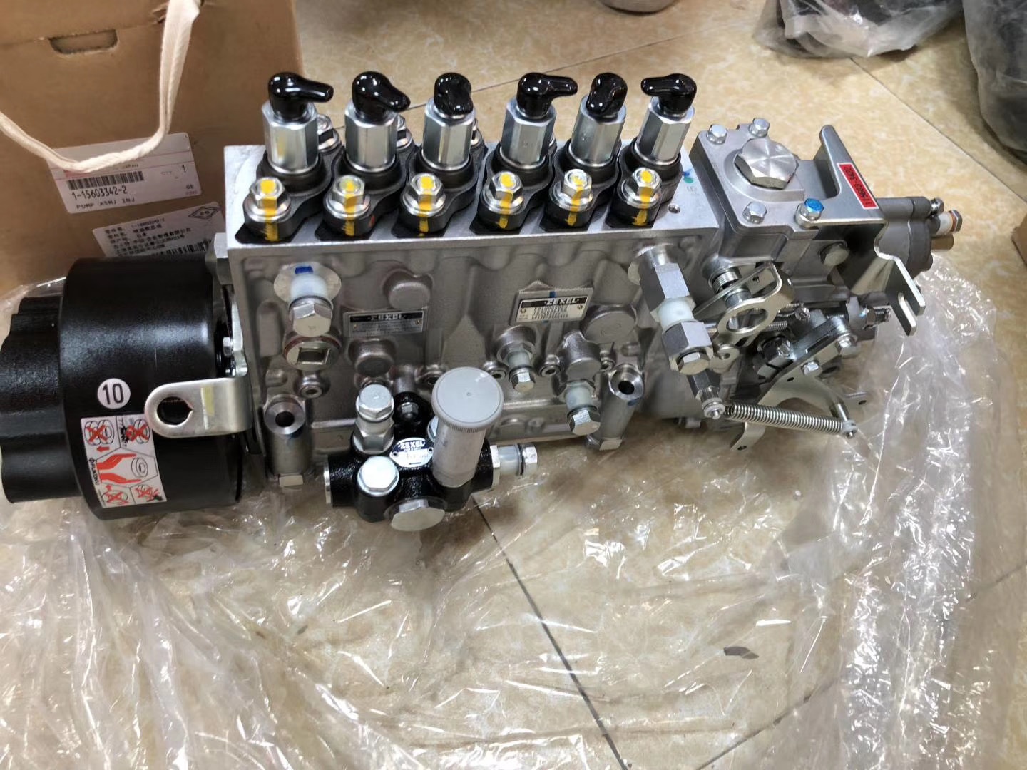 6WG1 Engine ZX800 ZX450 ZX670 Use 1-15603342-2 Pump Assy